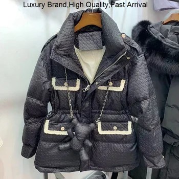 пуховая куртка Xiaoxiangxiang женская зимняя новая свободная этикетка с завязками, пояс из белой утки, пальто с медведем tide